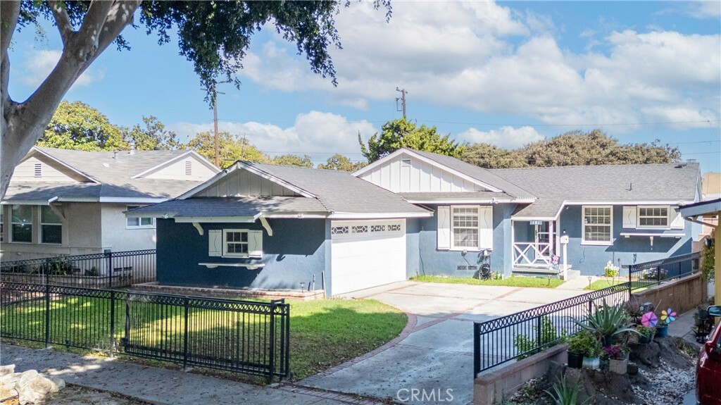 Property Photo:  181 W Trafford Street  CA 90805 