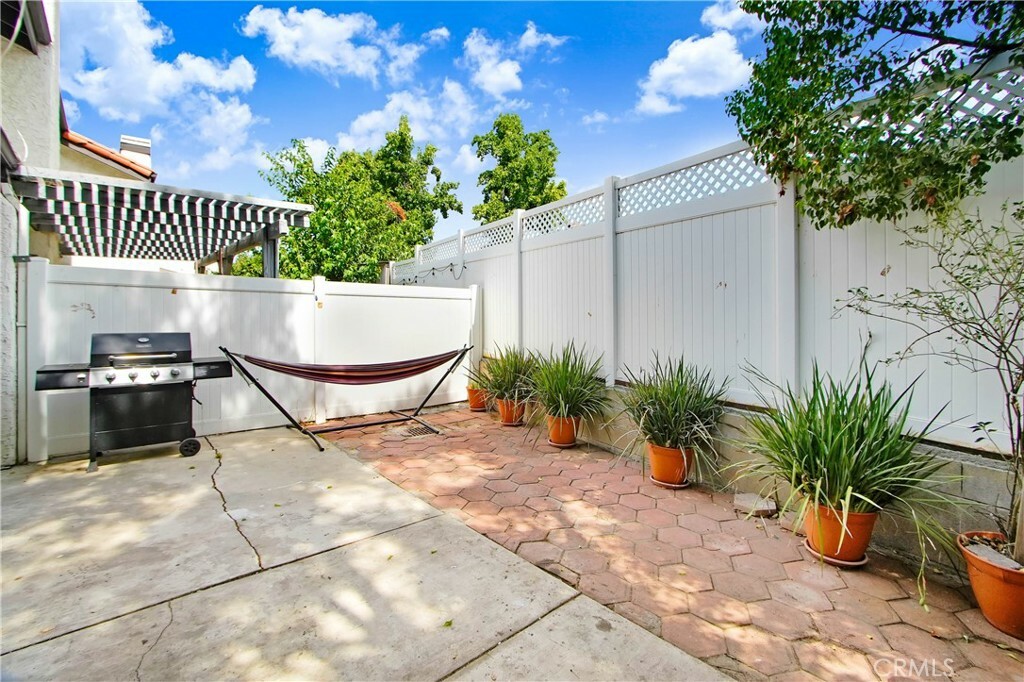 Property Photo:  20940 Judah Lane 17  CA 91321 