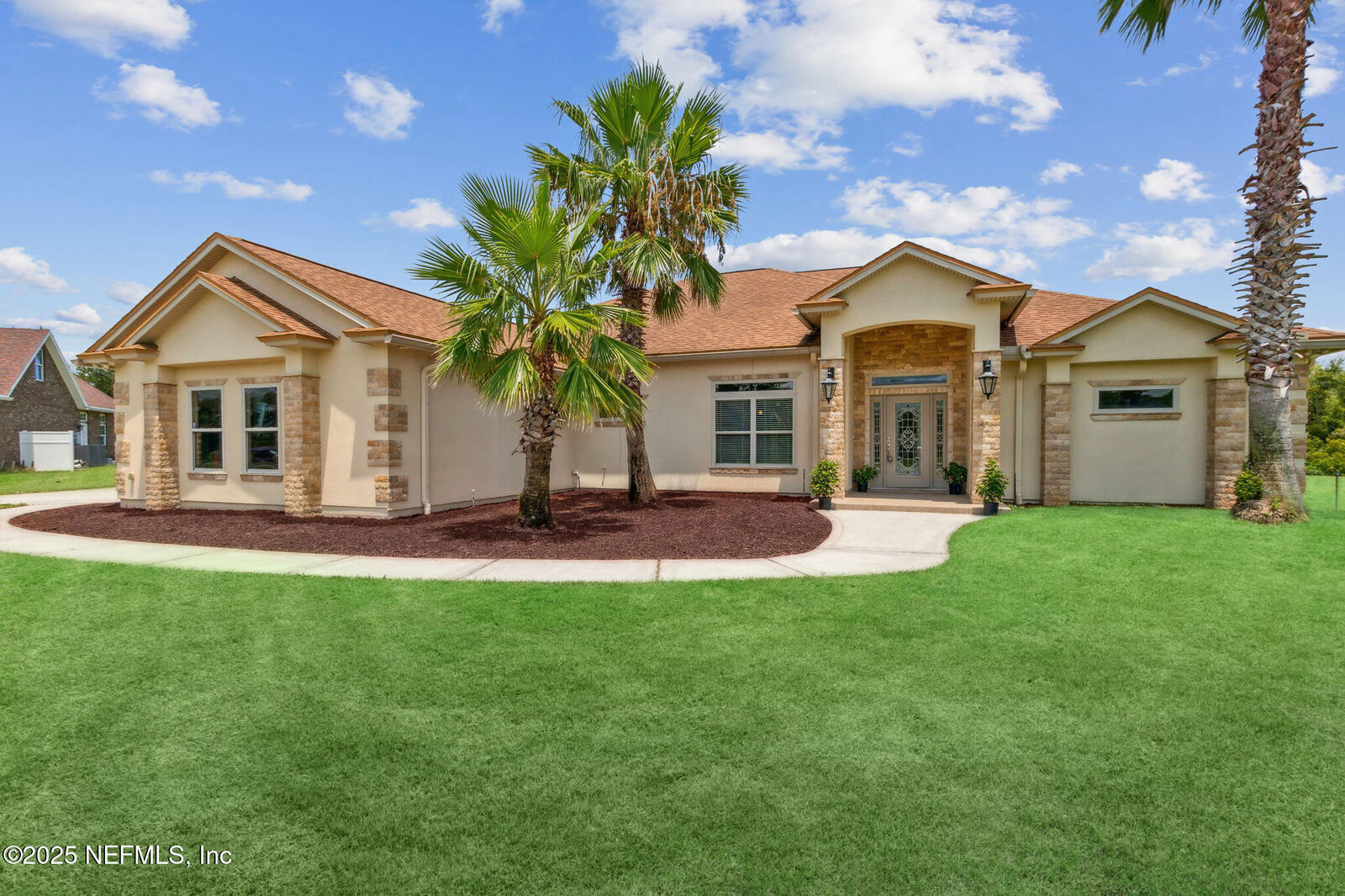 Property Photo: 9227 Woodsman Cove Lane FL 32226