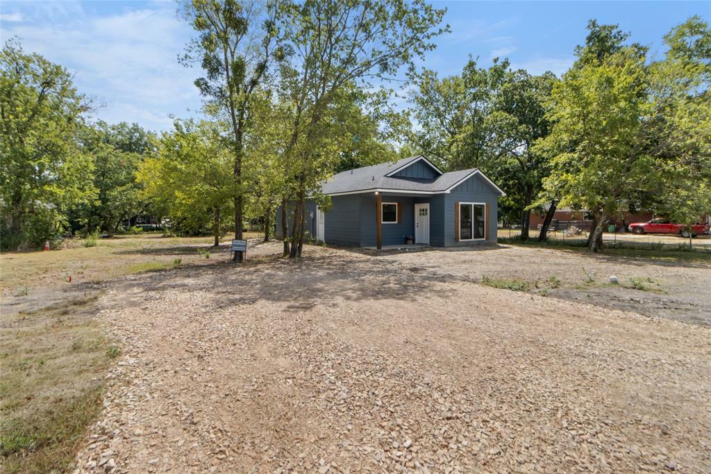 Property Photo:  1019 SW 5th Street  TX 75432 