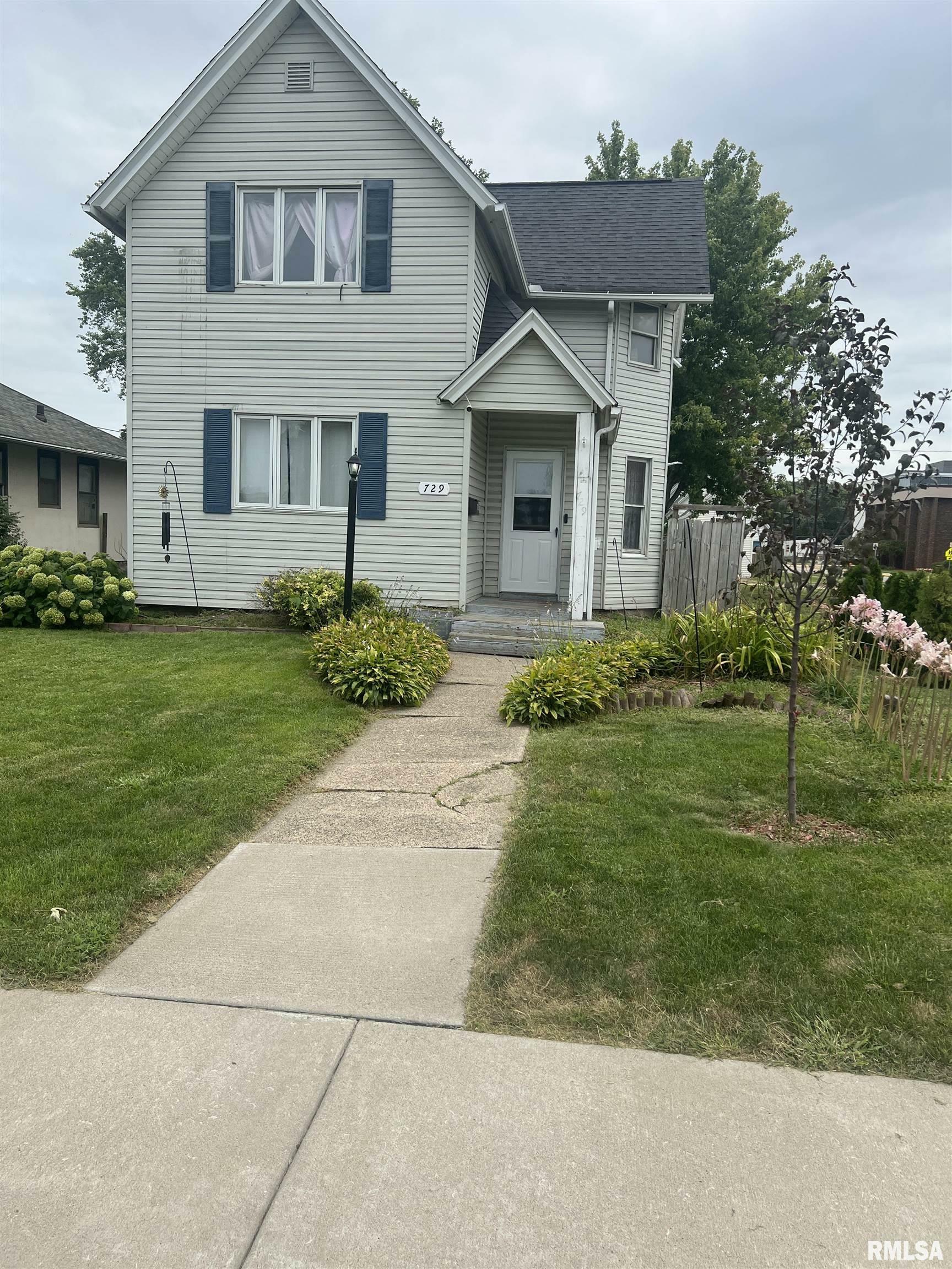 Property Photo:  729 S 9th Street  IA 52732 