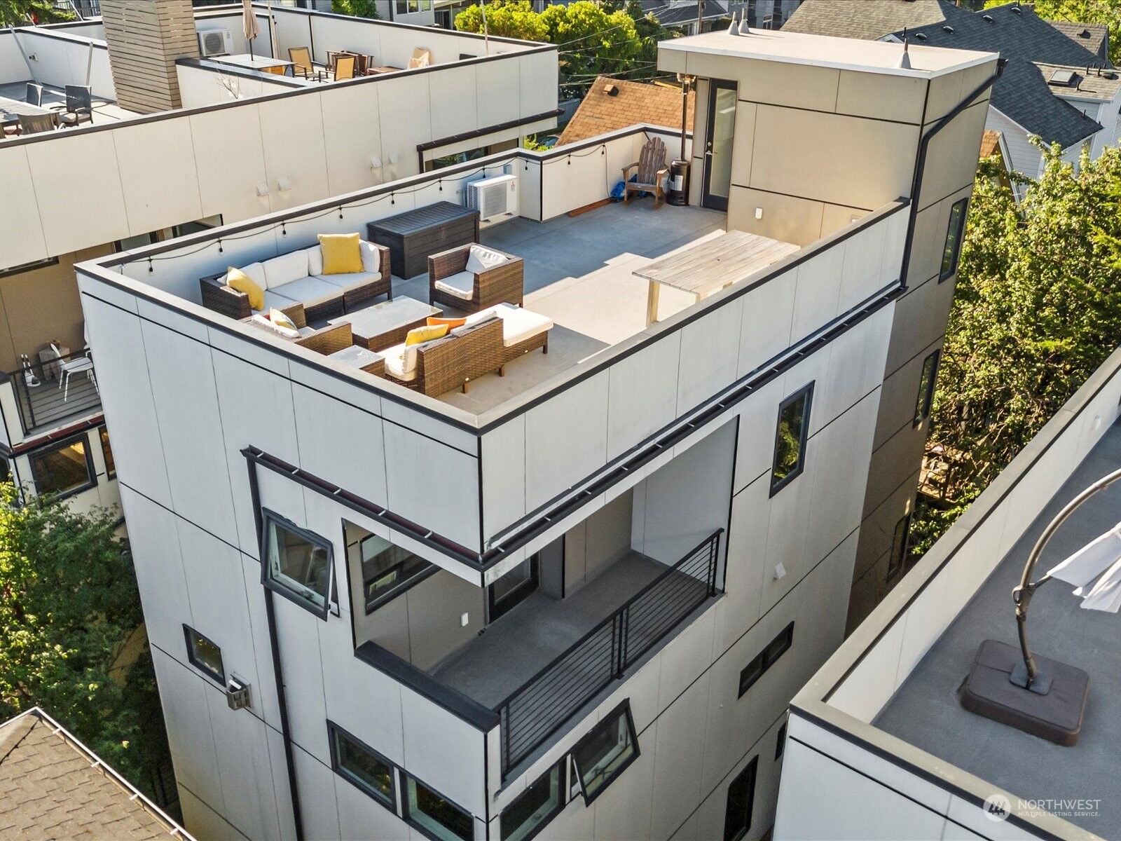 Property Photo:  3016  21st Avenue W  WA 98199 