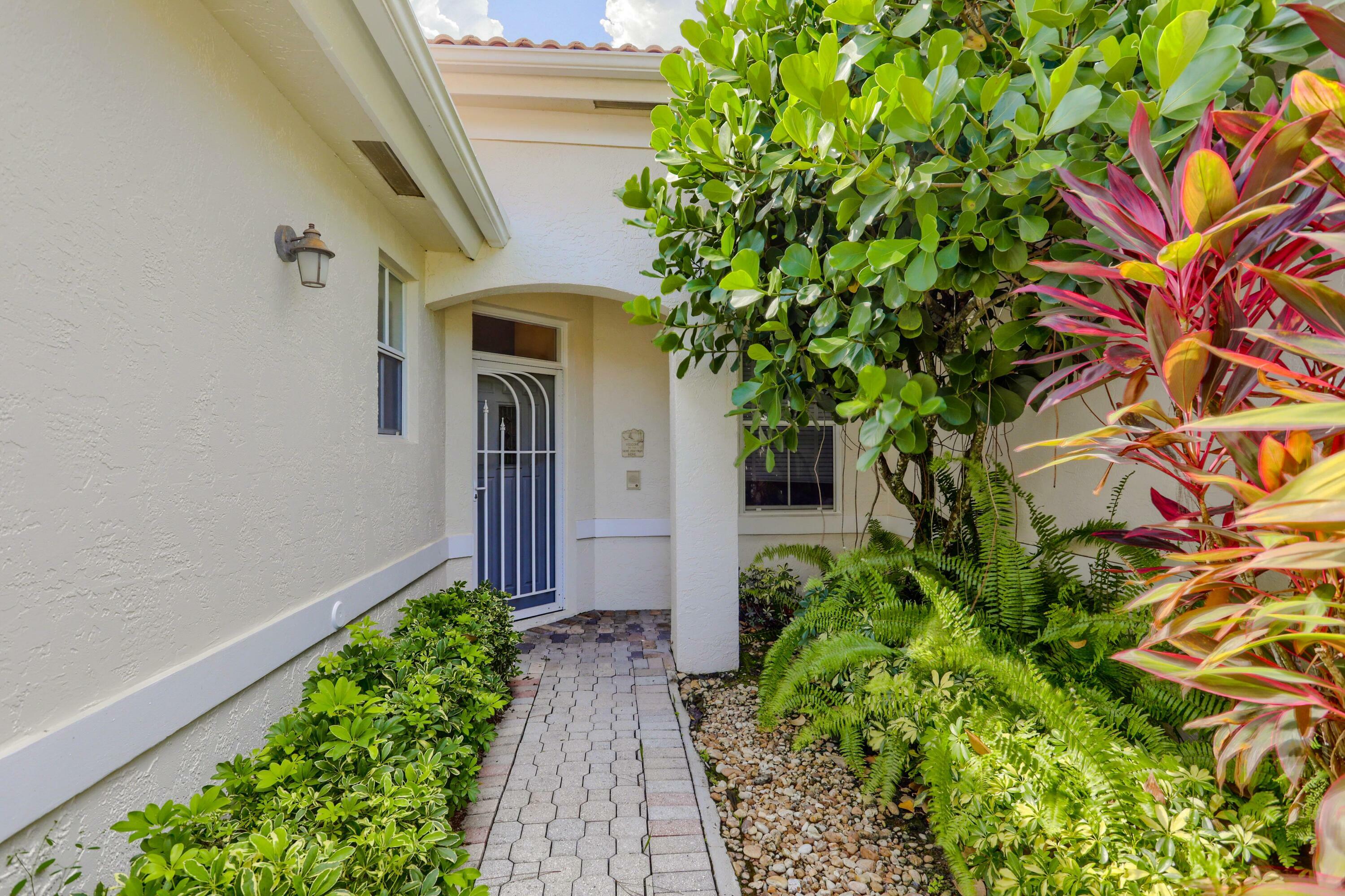 Property Photo:  8193 Sandpiper Way  FL 33412 