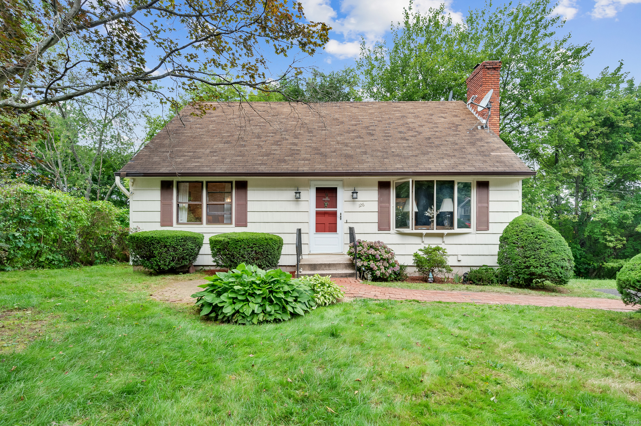 Property Photo:  126 White Birch Drive  CT 06708 