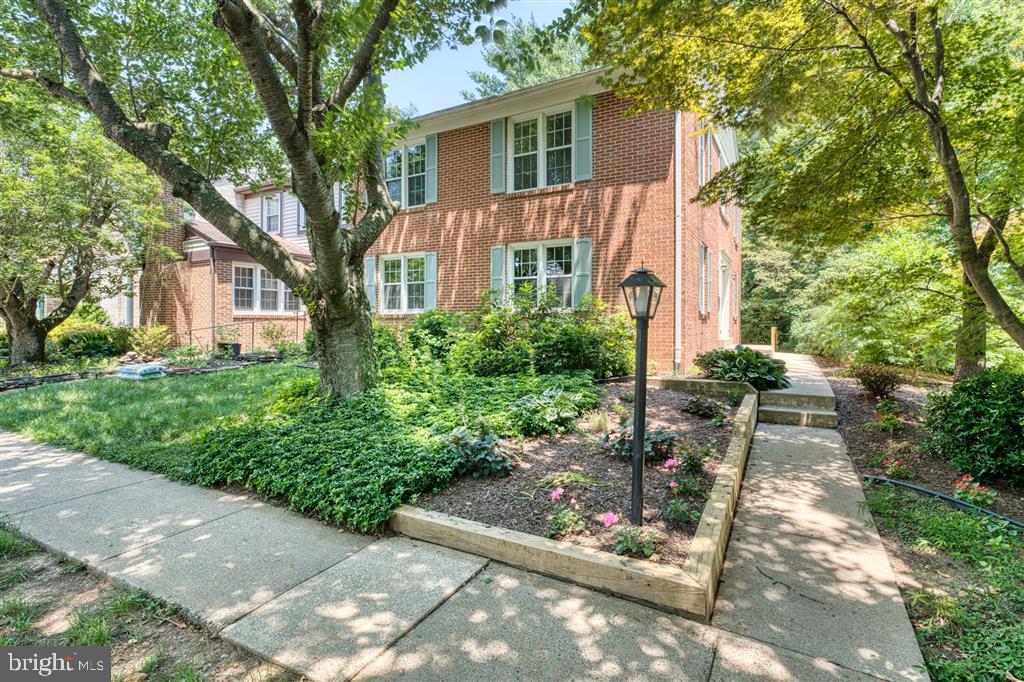 Property Photo:  9610 Hillock Court  VA 22015 