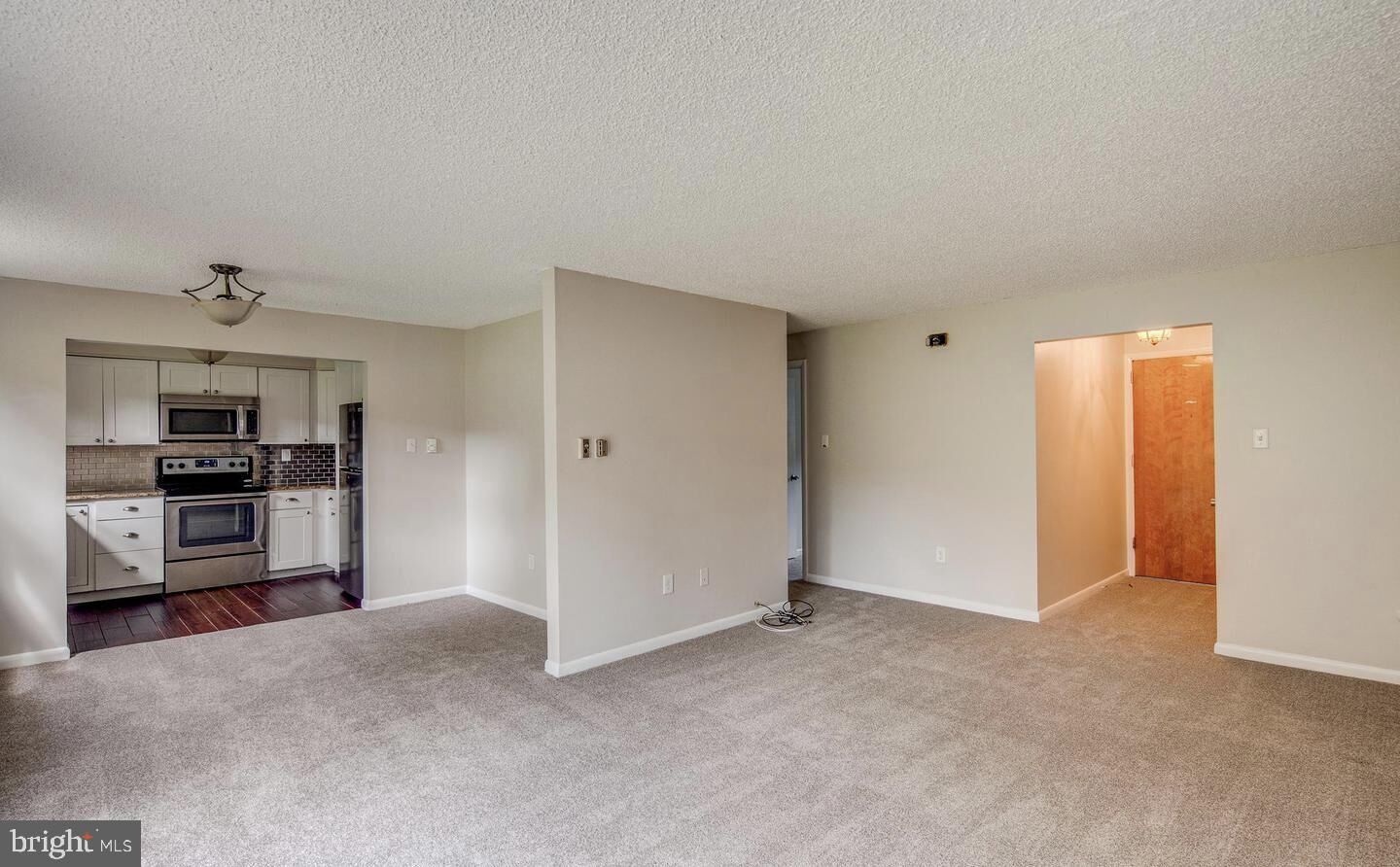 Property Photo:  204B Warwick Road B  NJ 08084 