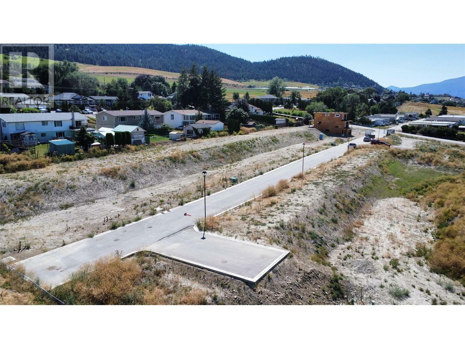 Photo de la propriété:  6758 Okanagan Avenue 8  BC V1H 1M2 