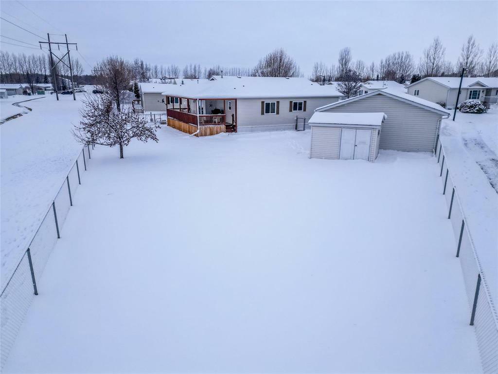 Property Photo:  26 Bluebird Crescent  MB R7C 1E3 