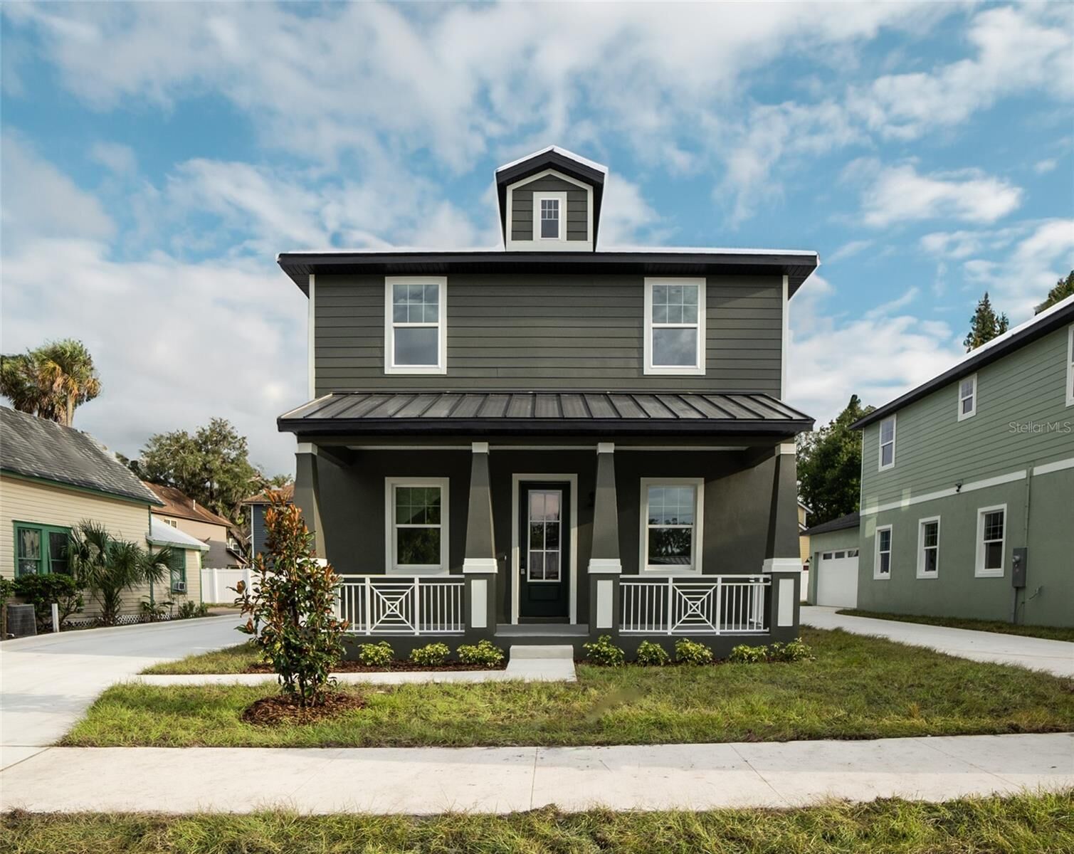 Property Photo:  176 W Warren Avenue  FL 32750 