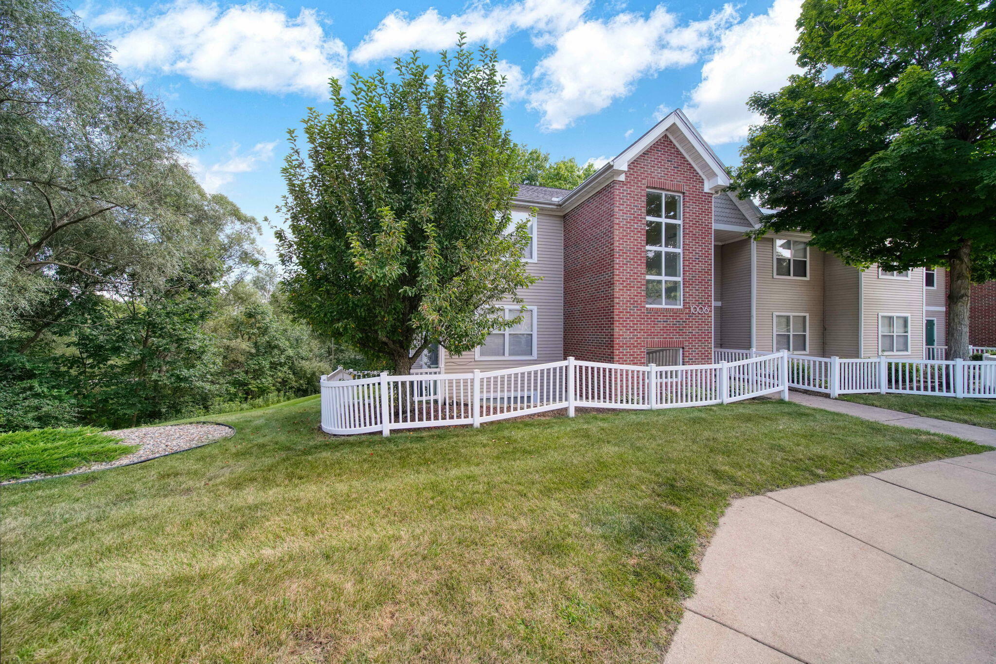 Property Photo:  1006 E Duncan Street  MI 48158 