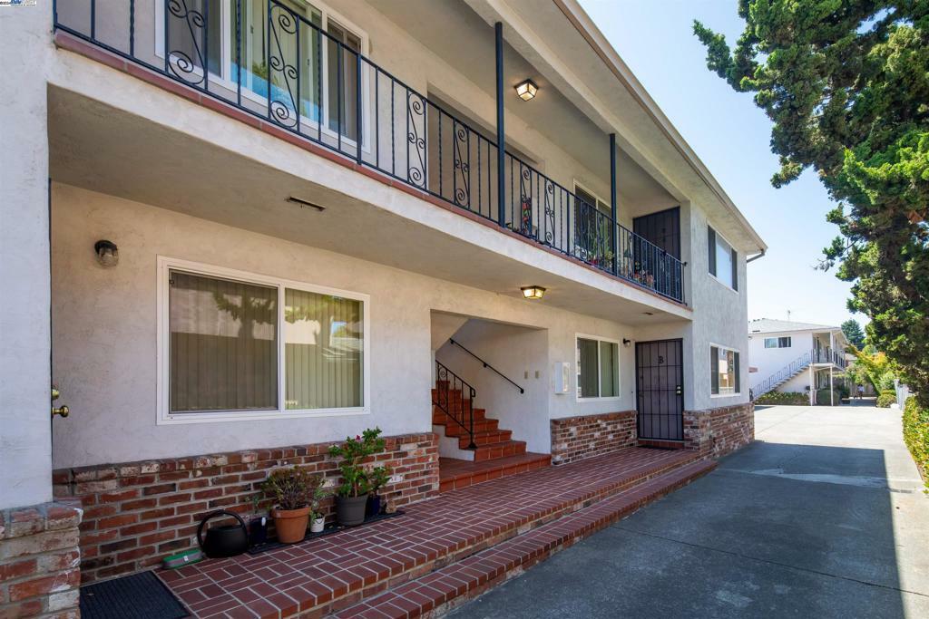 Property Photo:  1337 Pearl St  CA 94501 