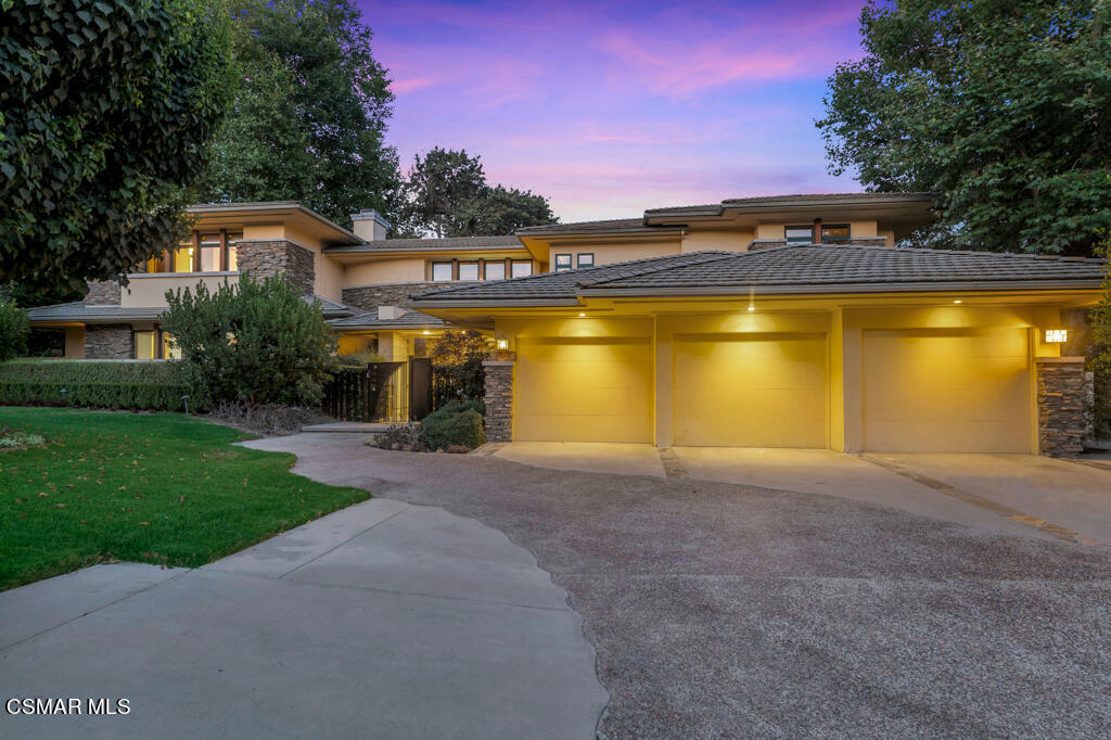 Property Photo:  4124 Oak Place Drive  CA 91362 