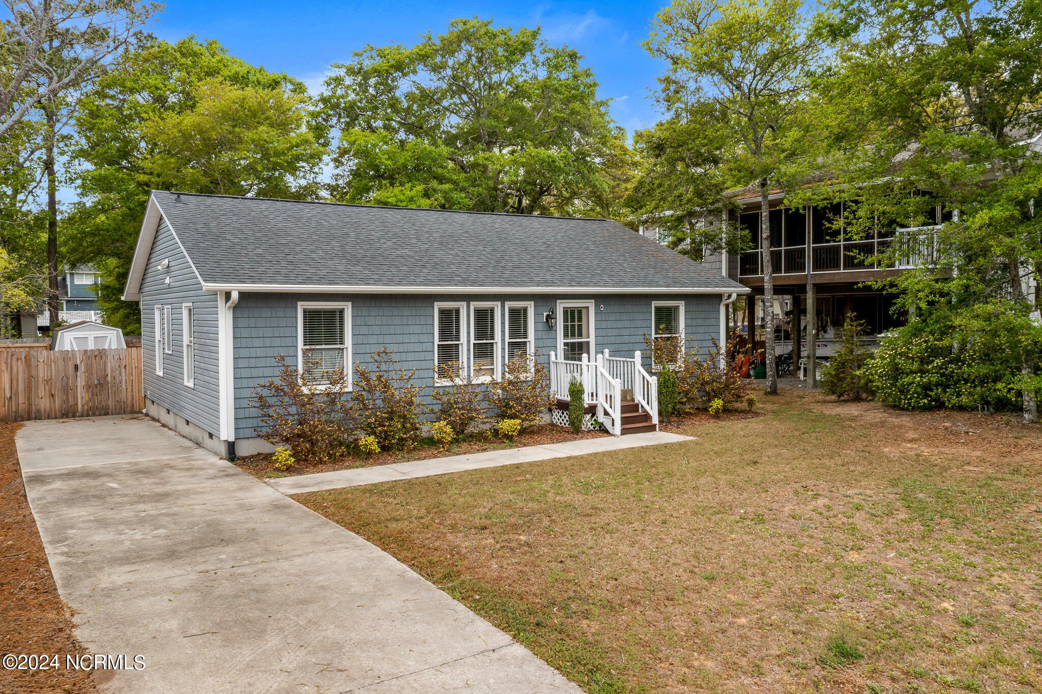 Property Photo:  113 SE 12th Street  NC 28465 