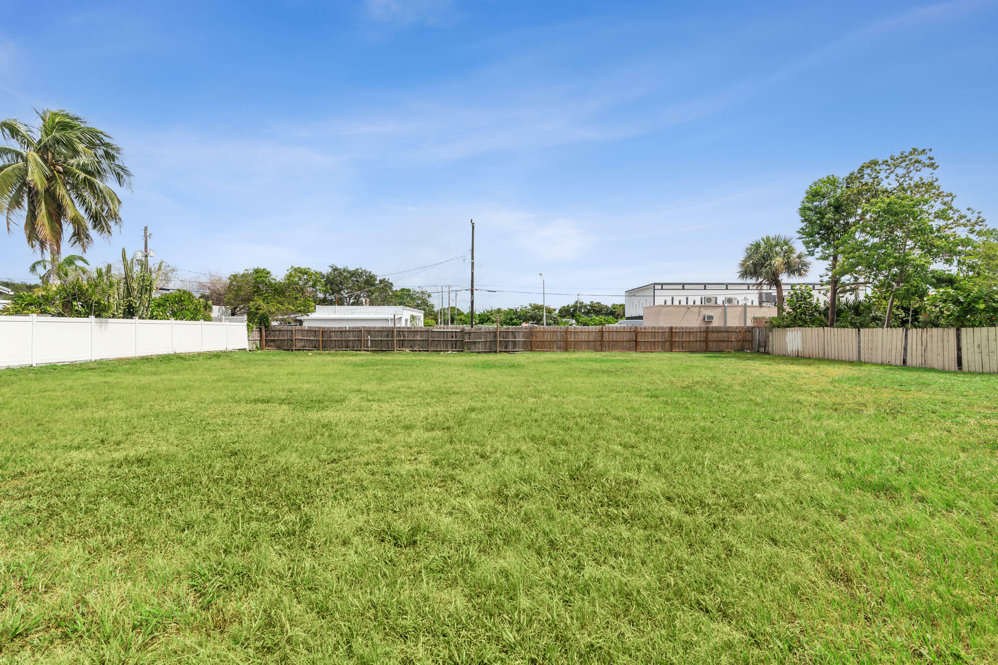 Property Photo:  949 Ortega Road  FL 33405 