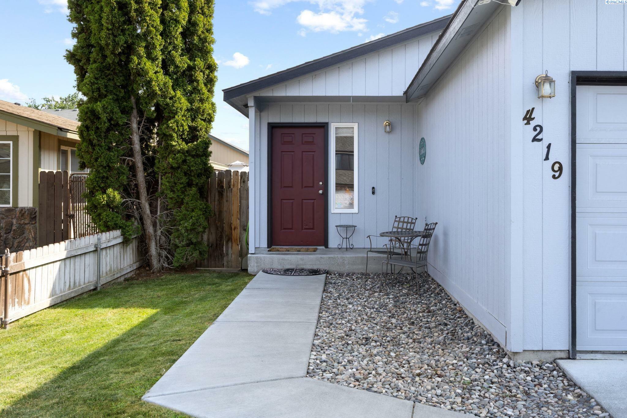 Property Photo:  4219 W Klamath Ave  WA 99336 