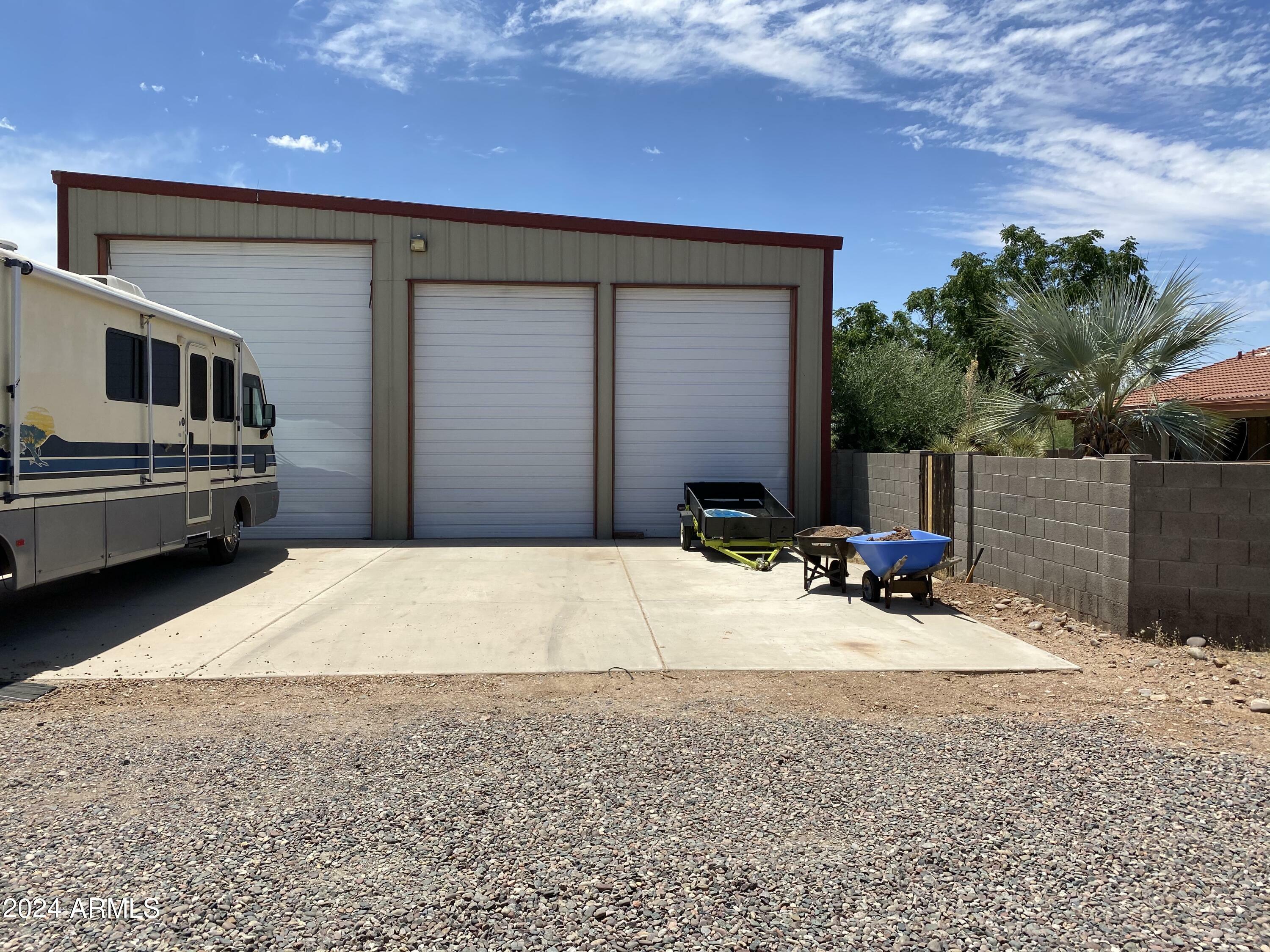 Property Photo:  423 S Arroya Road  AZ 85119 