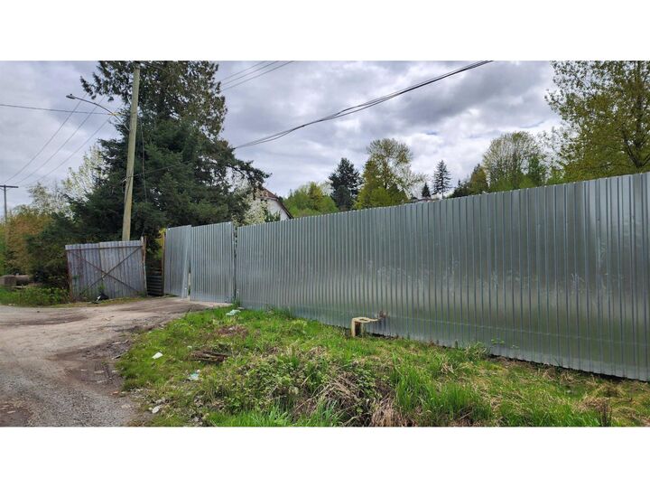 Property Photo:  13858 117 Avenue  BC V3R 2V4 