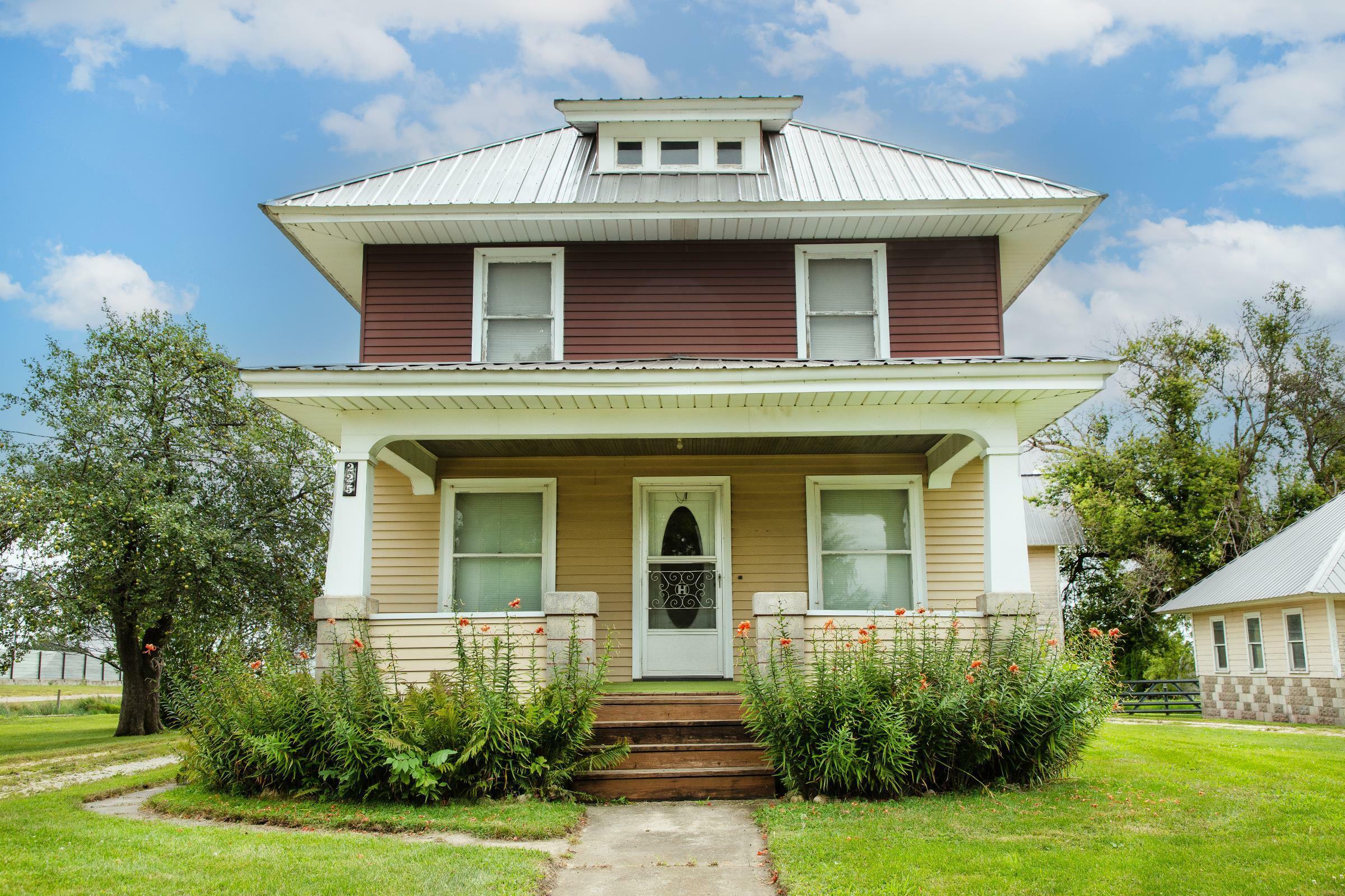 Property Photo:  225 S Main Street  IA 50602 