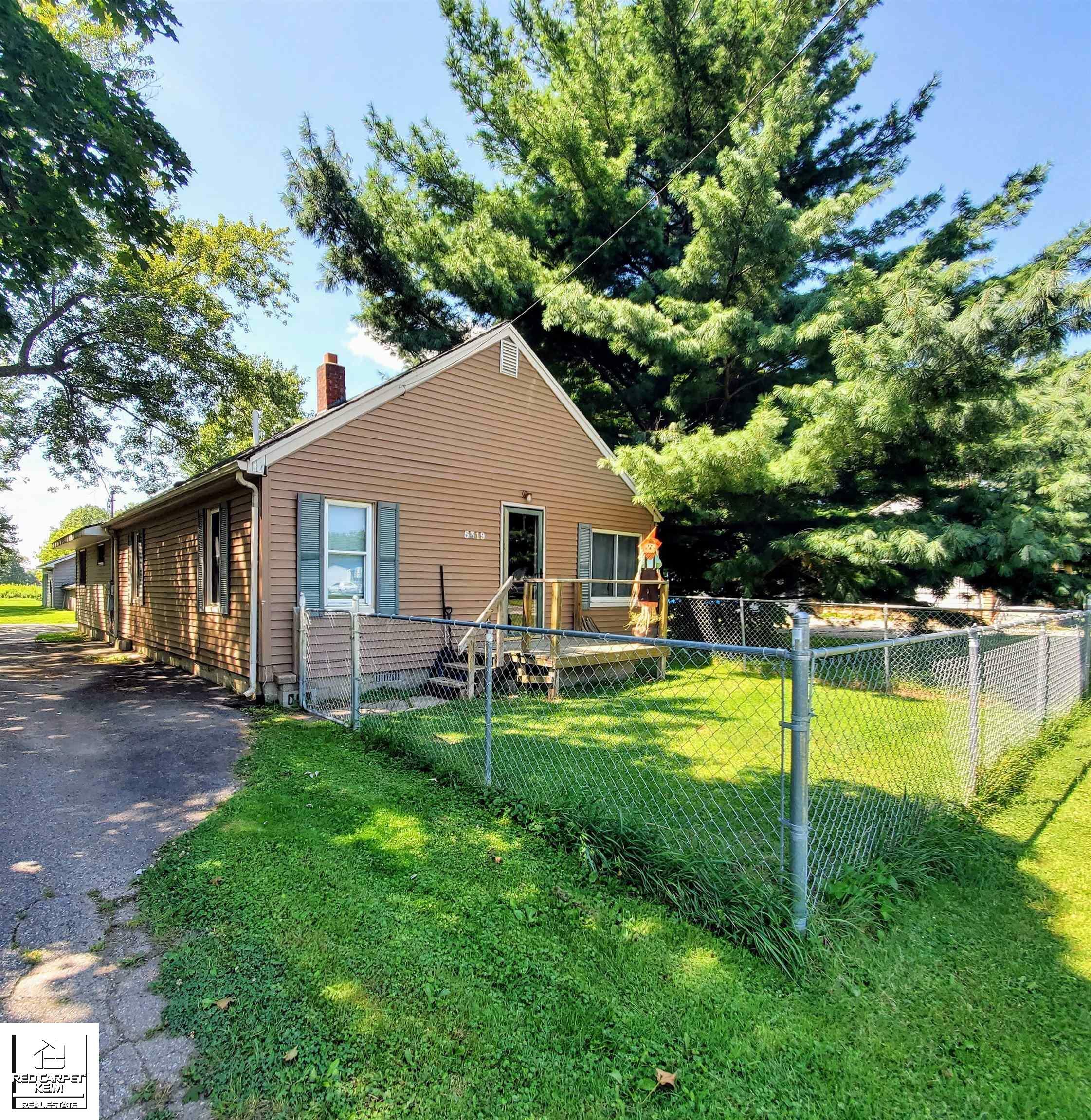Property Photo: 5319 State Road MI 48423