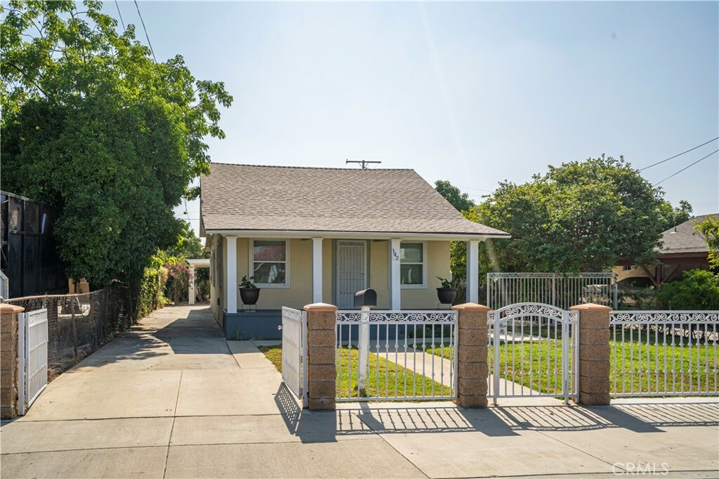 Property Photo:  142 S Townsend Avenue  CA 90063 