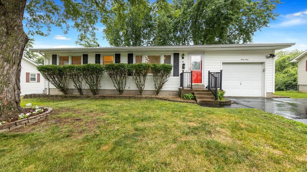 Property Photo:  69 Oakdale Avenue  MO 63301