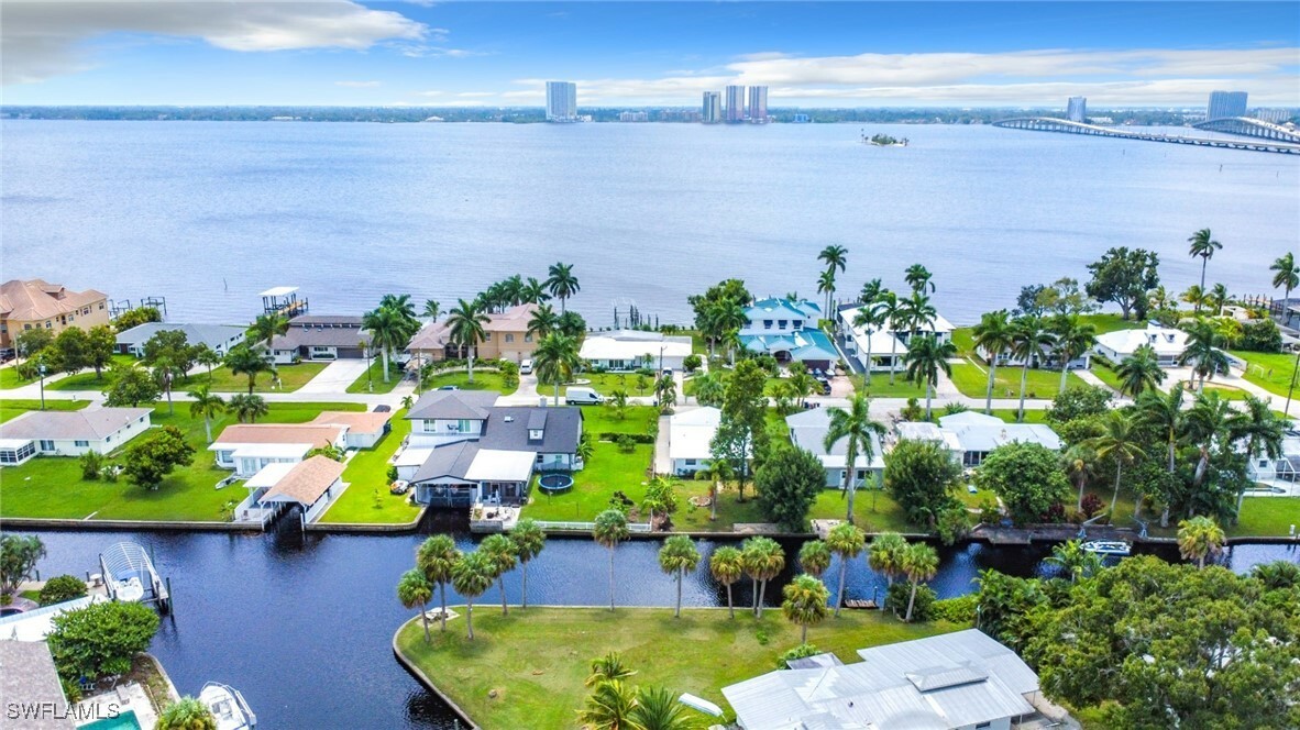 Property Photo: 94 E North Shore Avenue FL 33917