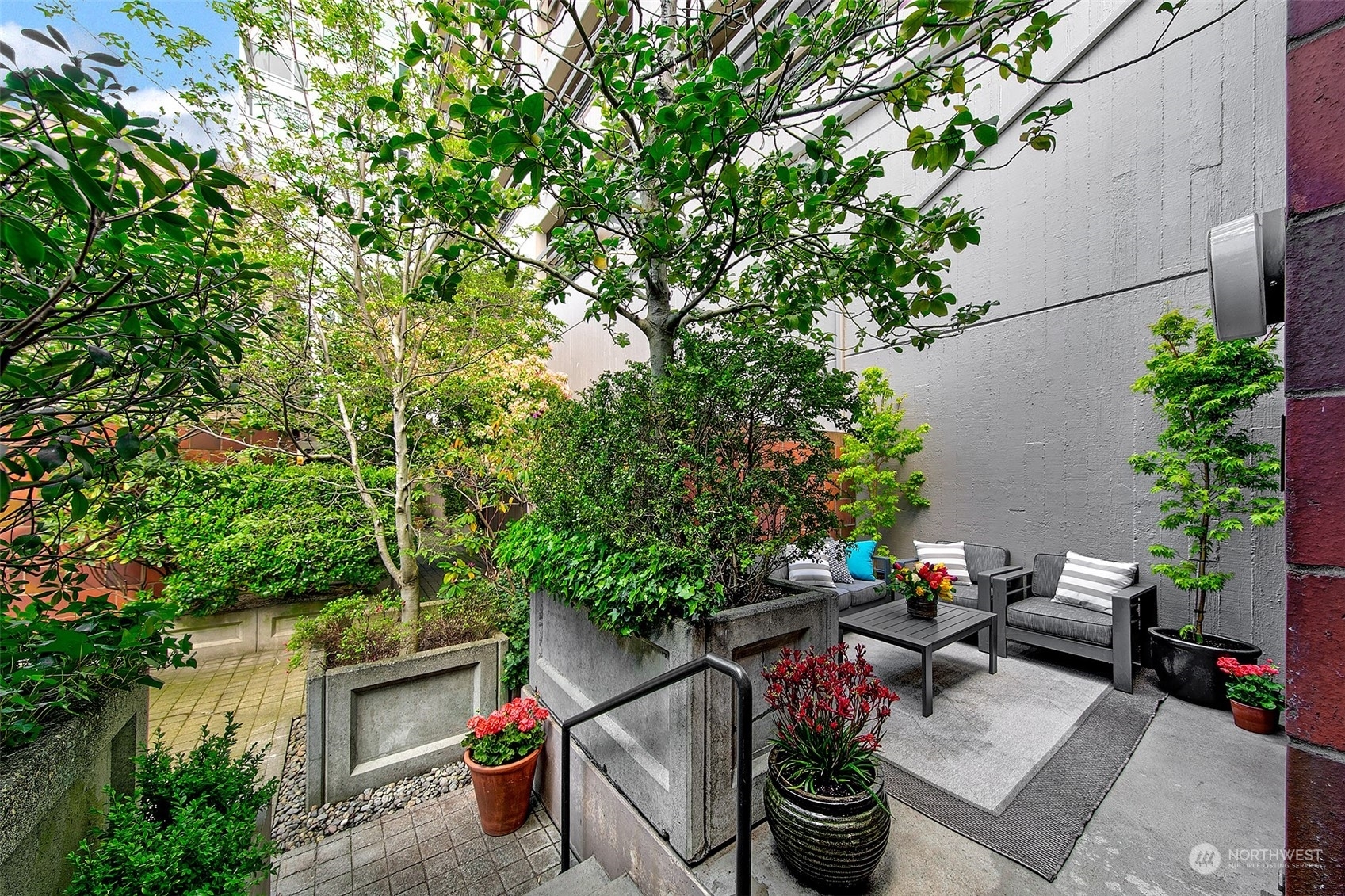 Property Photo:  88 Virginia Street 74  WA 98121 