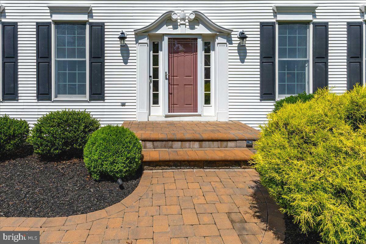 Property Photo:  21 Hawthorne Drive  NJ 08550 