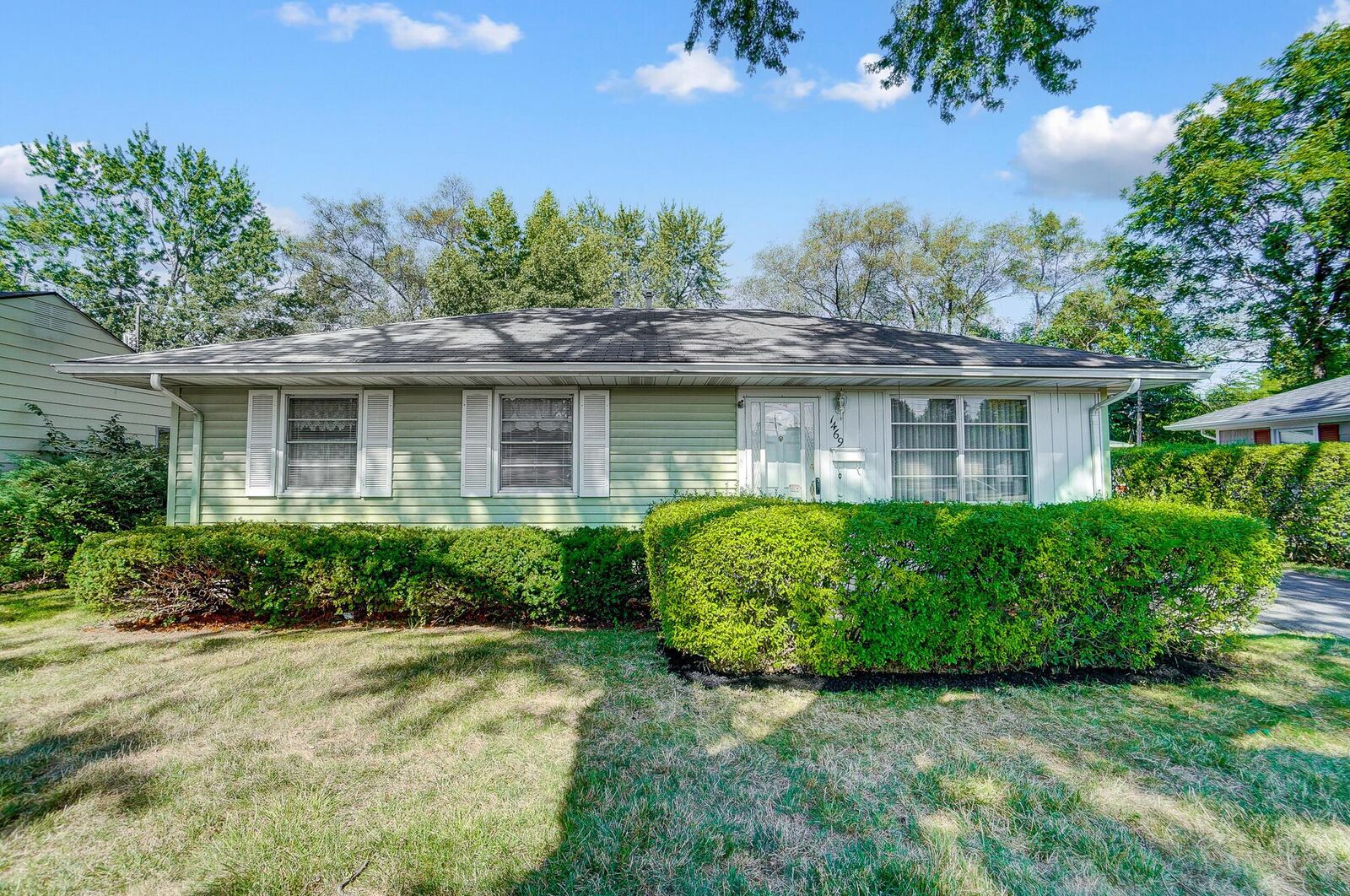 Property Photo:  1469 Shady Lane Road  OH 43227
