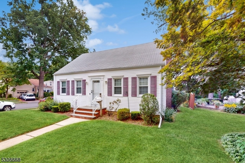 Property Photo:  82 Severna Ave  NJ 07081 