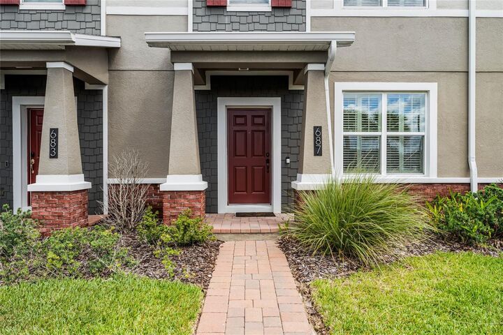 Property Photo: 687 E Plant Street FL 34787