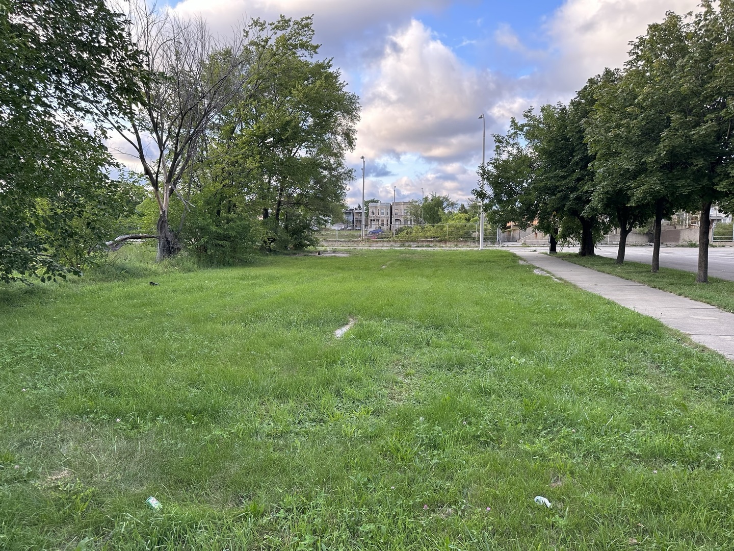 Property Photo:  4303 W Harrison Street  IL 60624 