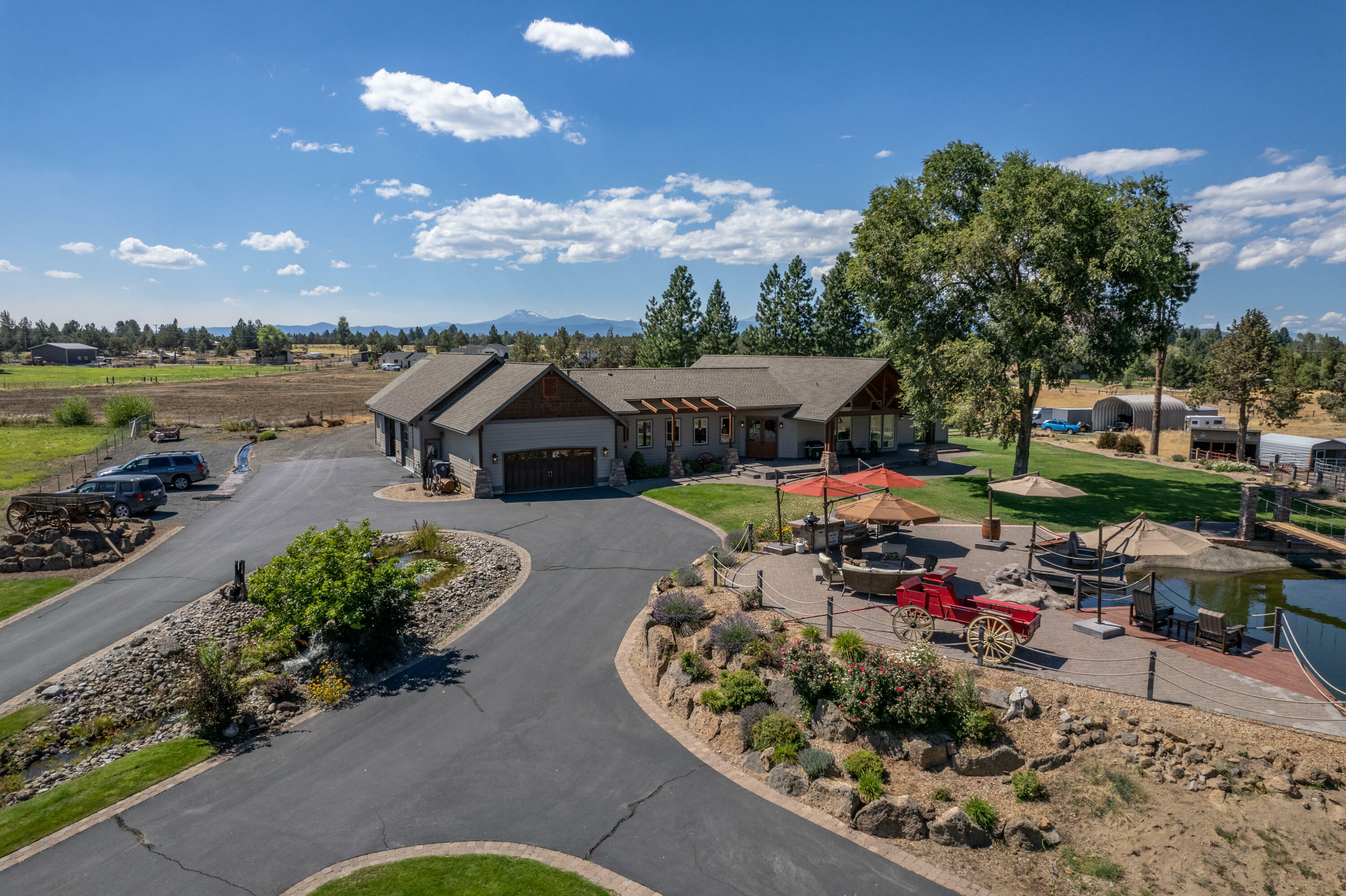 Property Photo: 61915 Ward Road OR 97702