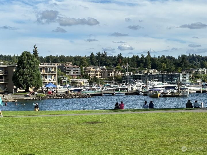 Property Photo:  220 1st Street 209  WA 98033 