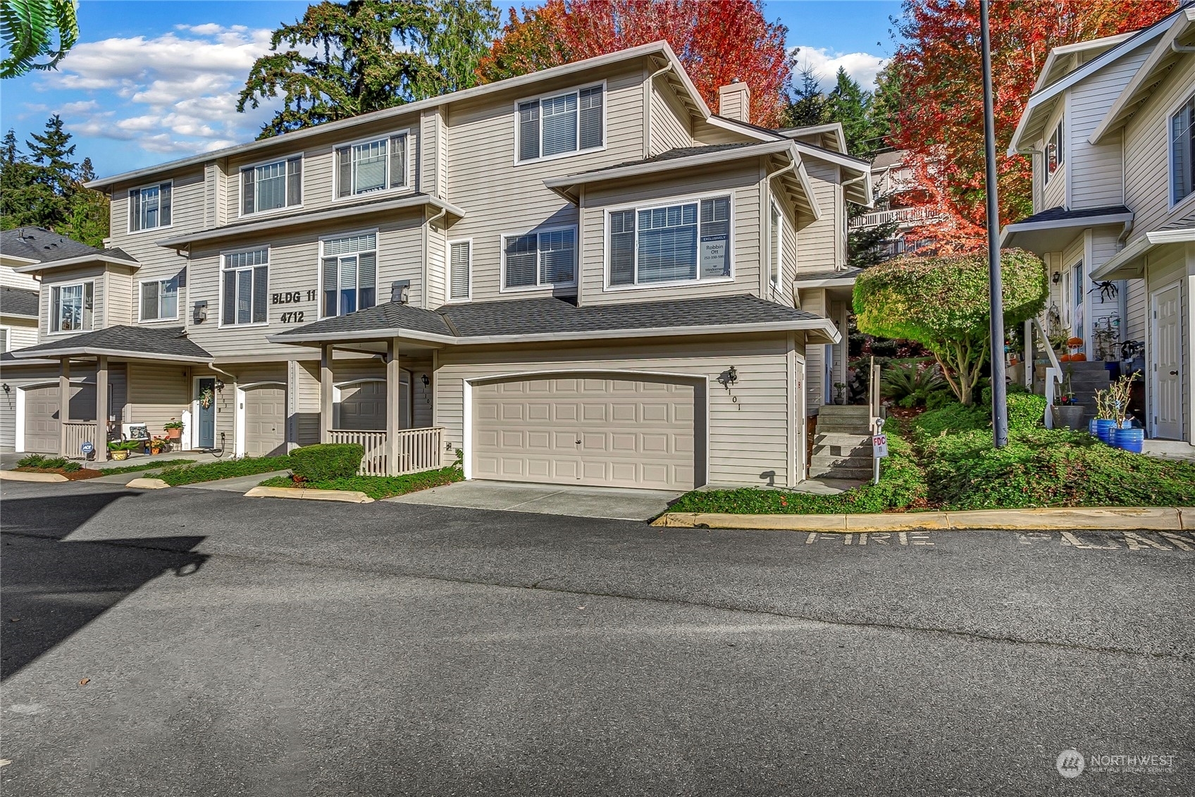 Property Photo:  4712 Mill Pond Drive SE 1101  WA 98092 