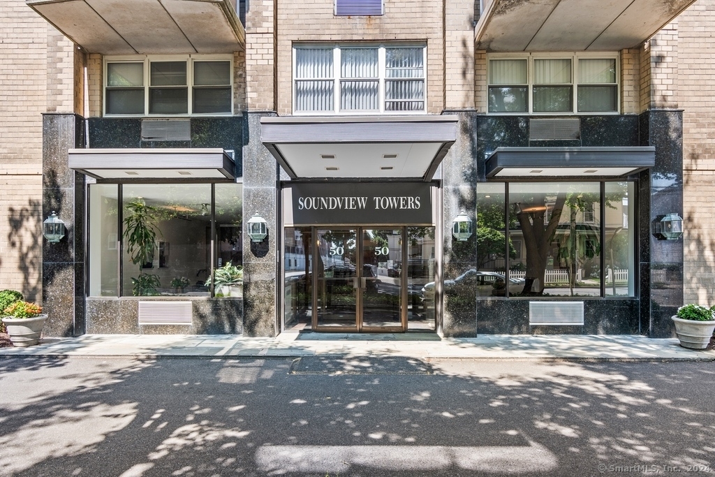 Property Photo:  50 Glenbrook Road Apt 12B  CT 06902 