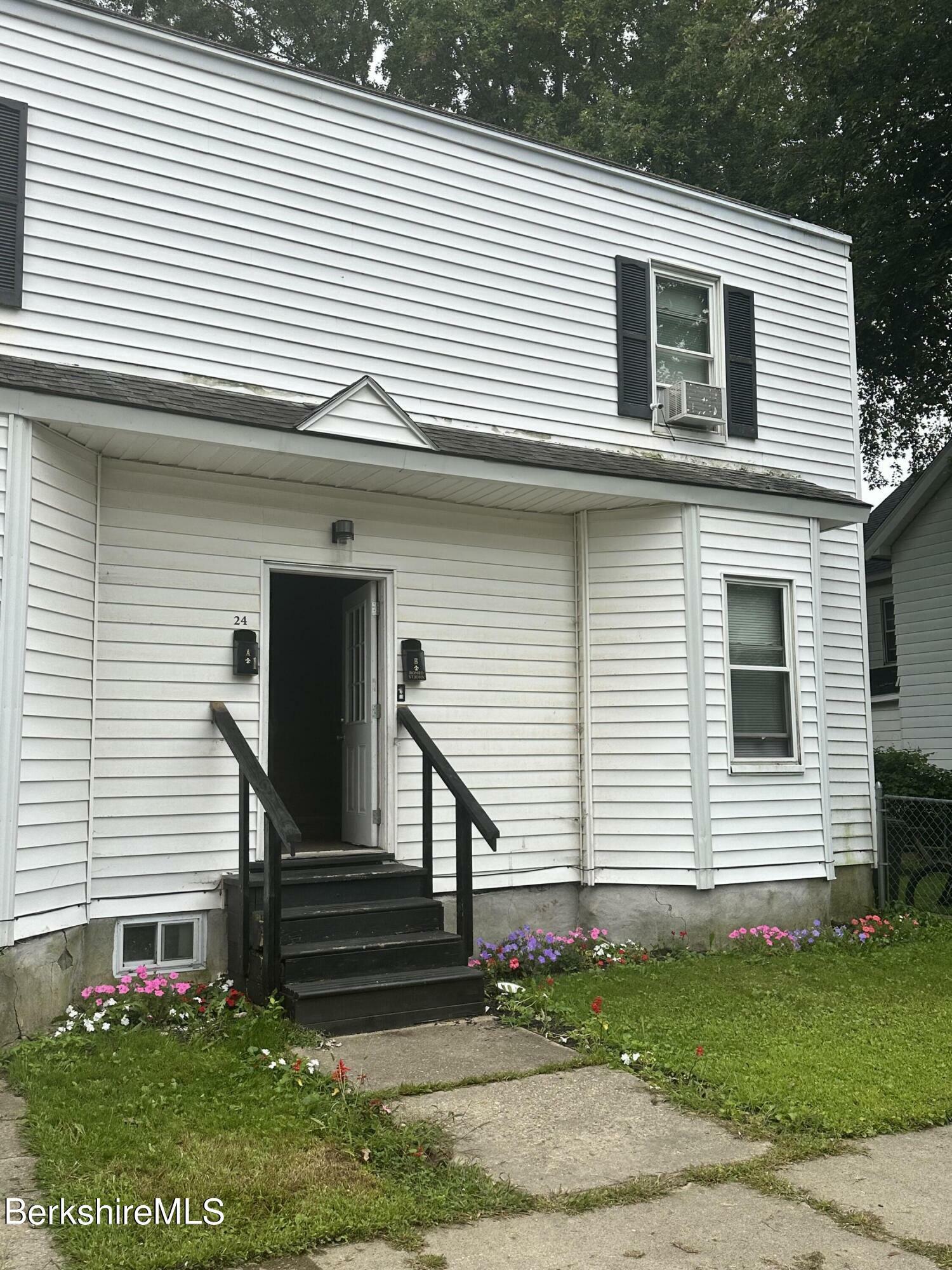 24 Maple St  Pittsfield MA 01201 photo