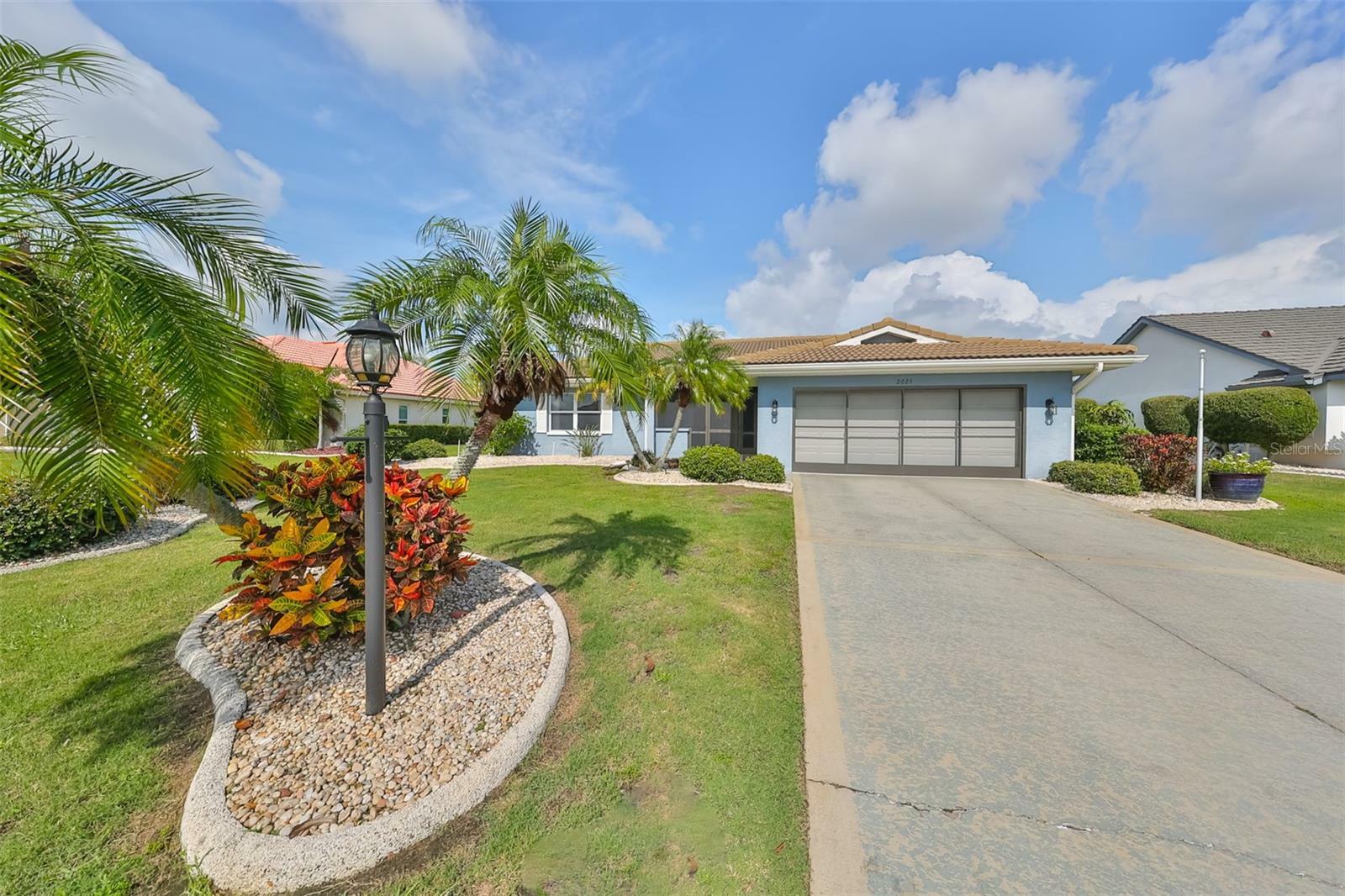 Property Photo:  2025 New Bedford Drive  FL 33573 