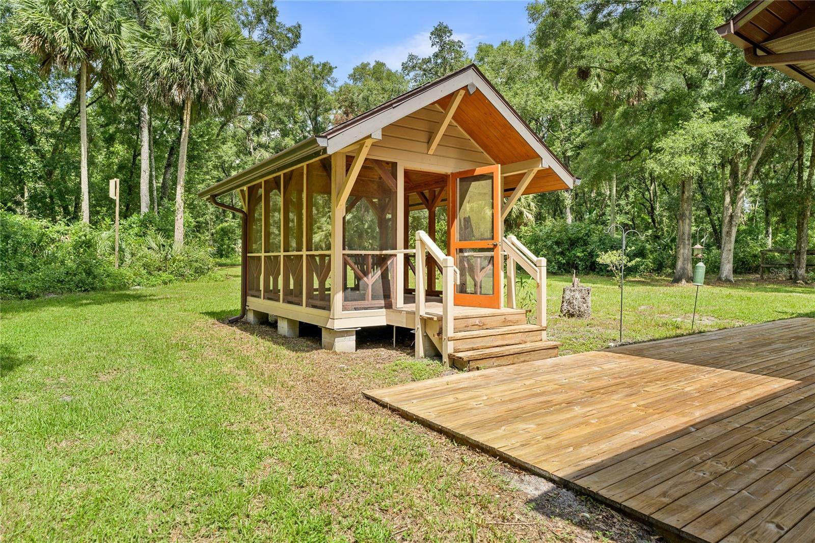 Property Photo: 8812 SW 157th Avenue FL 32618