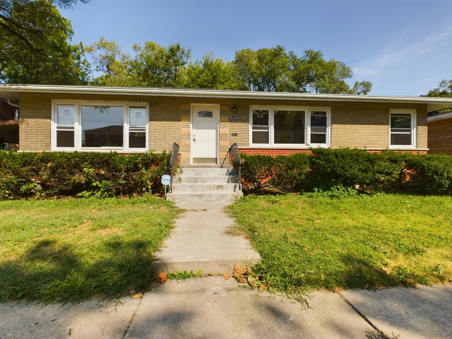 Property Photo:  7647 S Chappel Avenue  IL 60649 