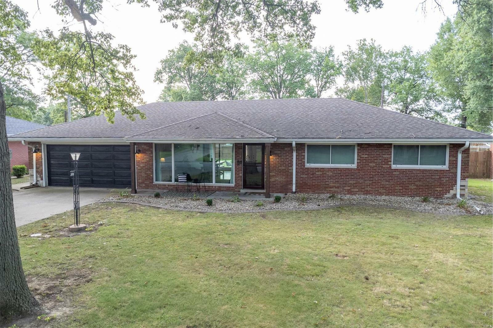 Property Photo:  2478 Waterman Avenue  IL 62040 