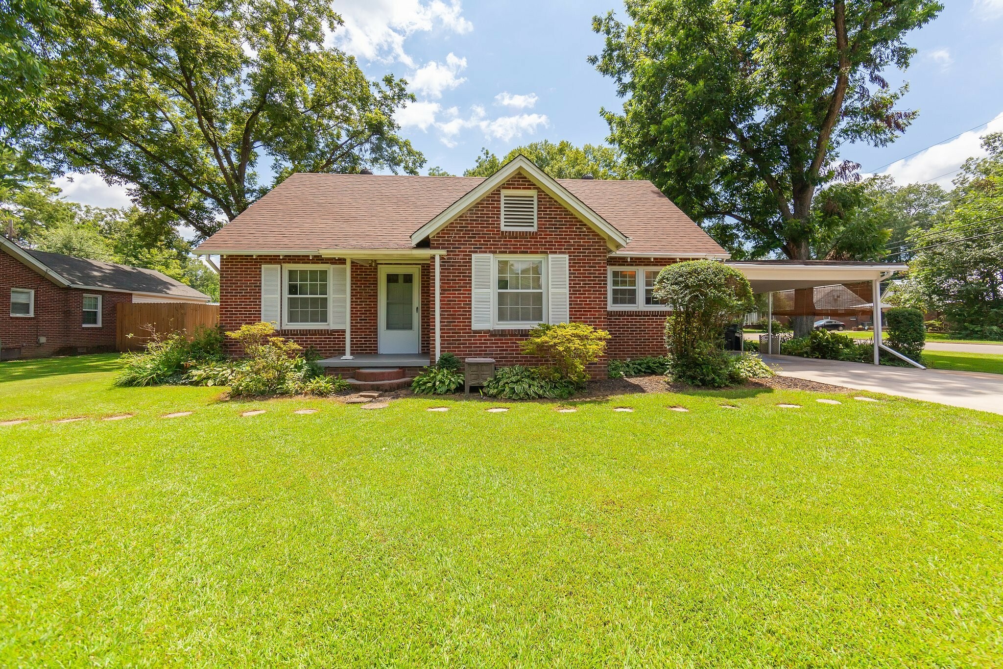 Property Photo:  627 Neely St  TN 38008 