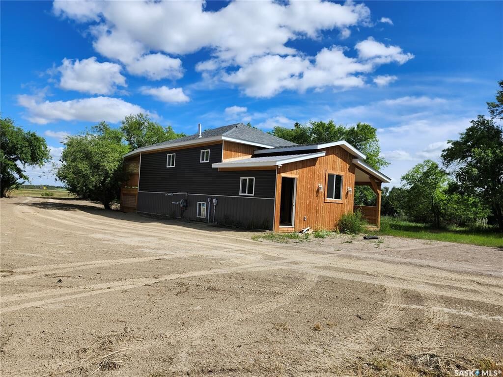 Property Photo: Na Service Road SK S0G 3E0