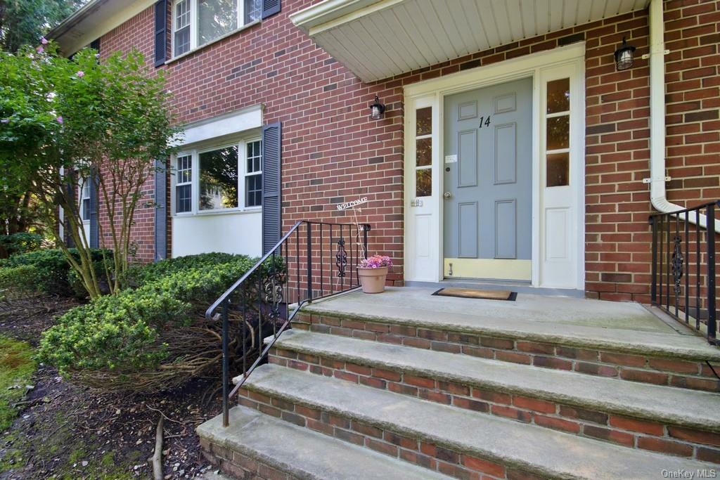 Property Photo:  14 Somerset Drive 26A  NY 10901 