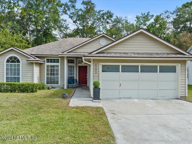 8209 Lakemont Drive  Jacksonville FL 32216 photo