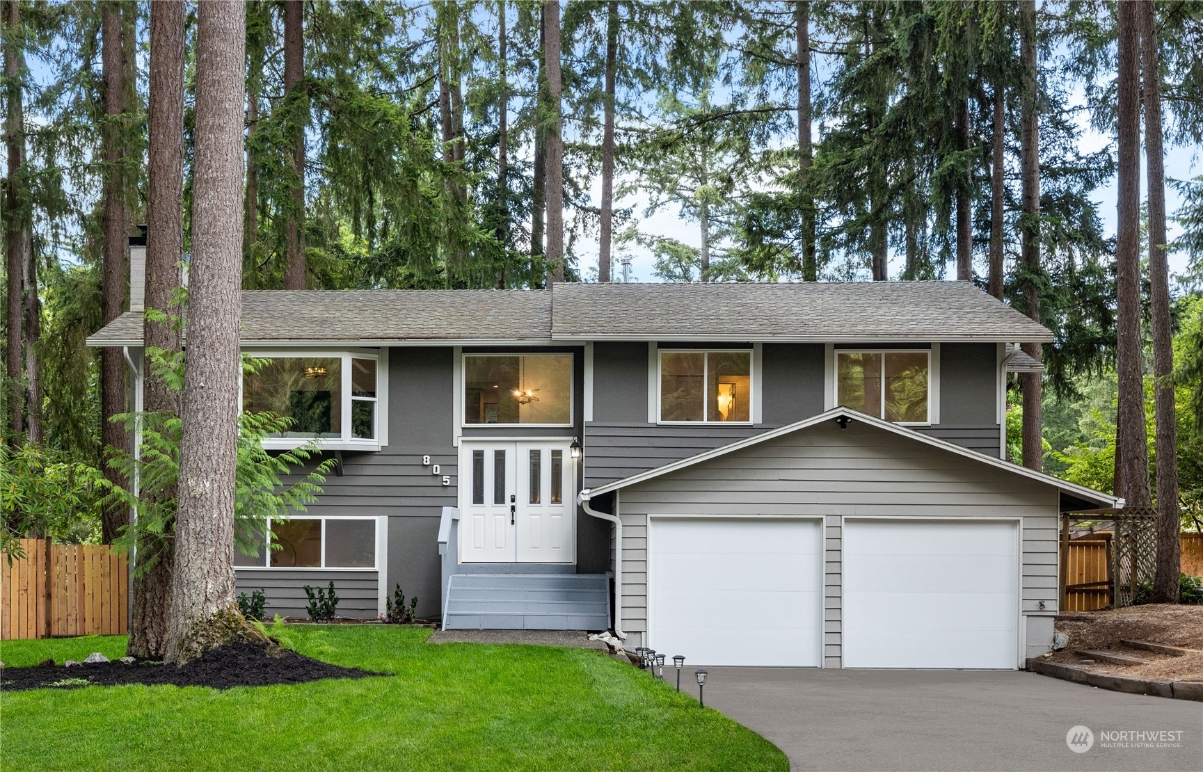 Property Photo:  805 217th Place NE  WA 98074 