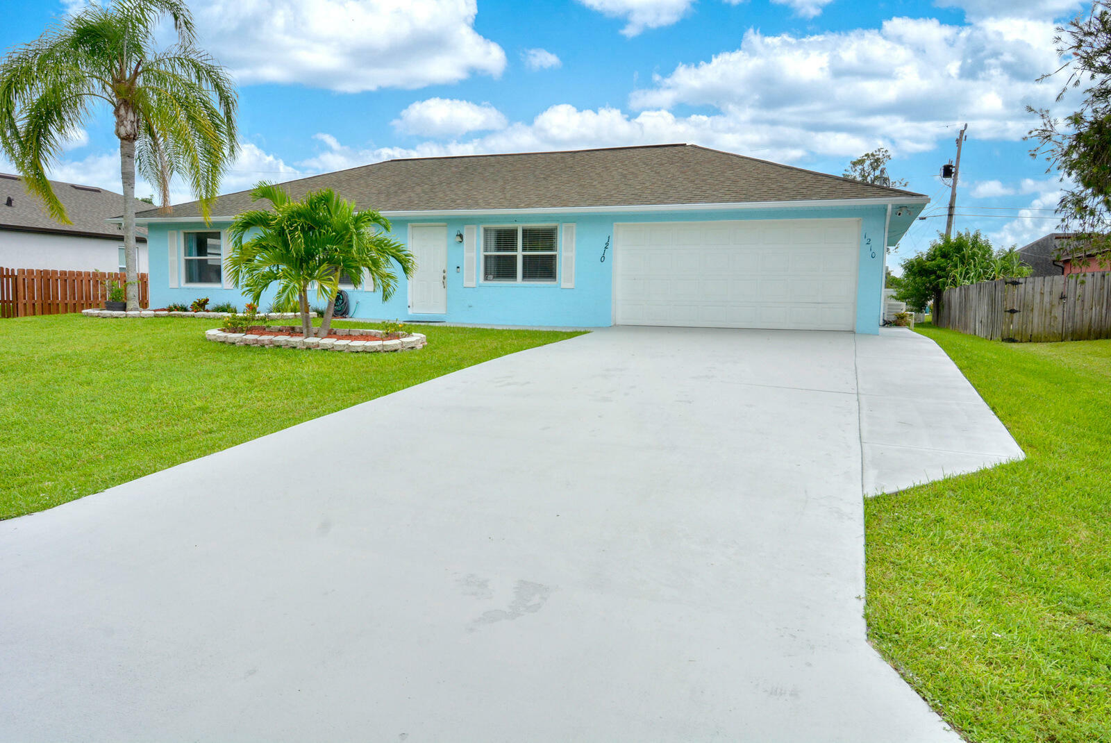 Property Photo:  1210 SW San Antonio Avenue  FL 34953 