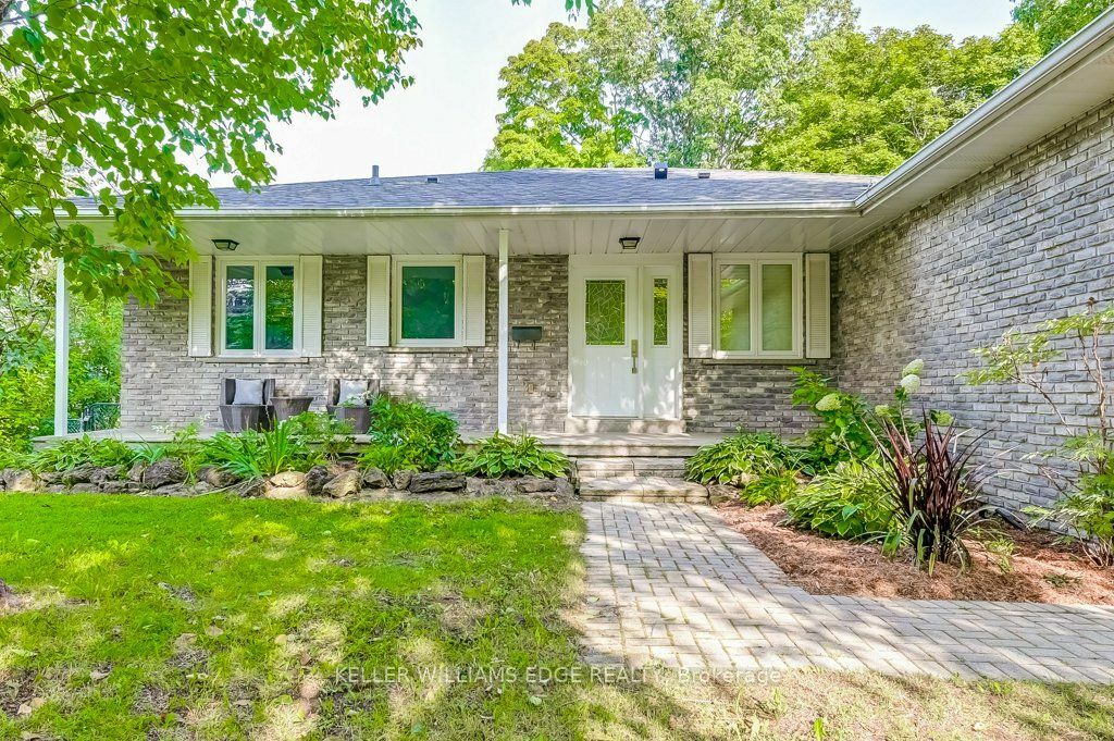 Property Photo:  869 Fletcher Valley Cres  ON L5J 2X6 