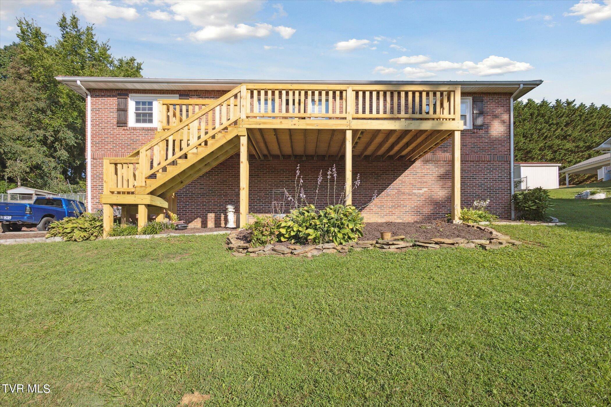 Property Photo:  282 Aa Deakins Road  TN 37659 