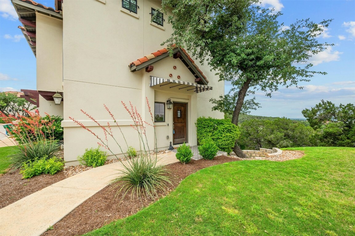 Property Photo:  223 Honey Creek Court 12  TX 78738 